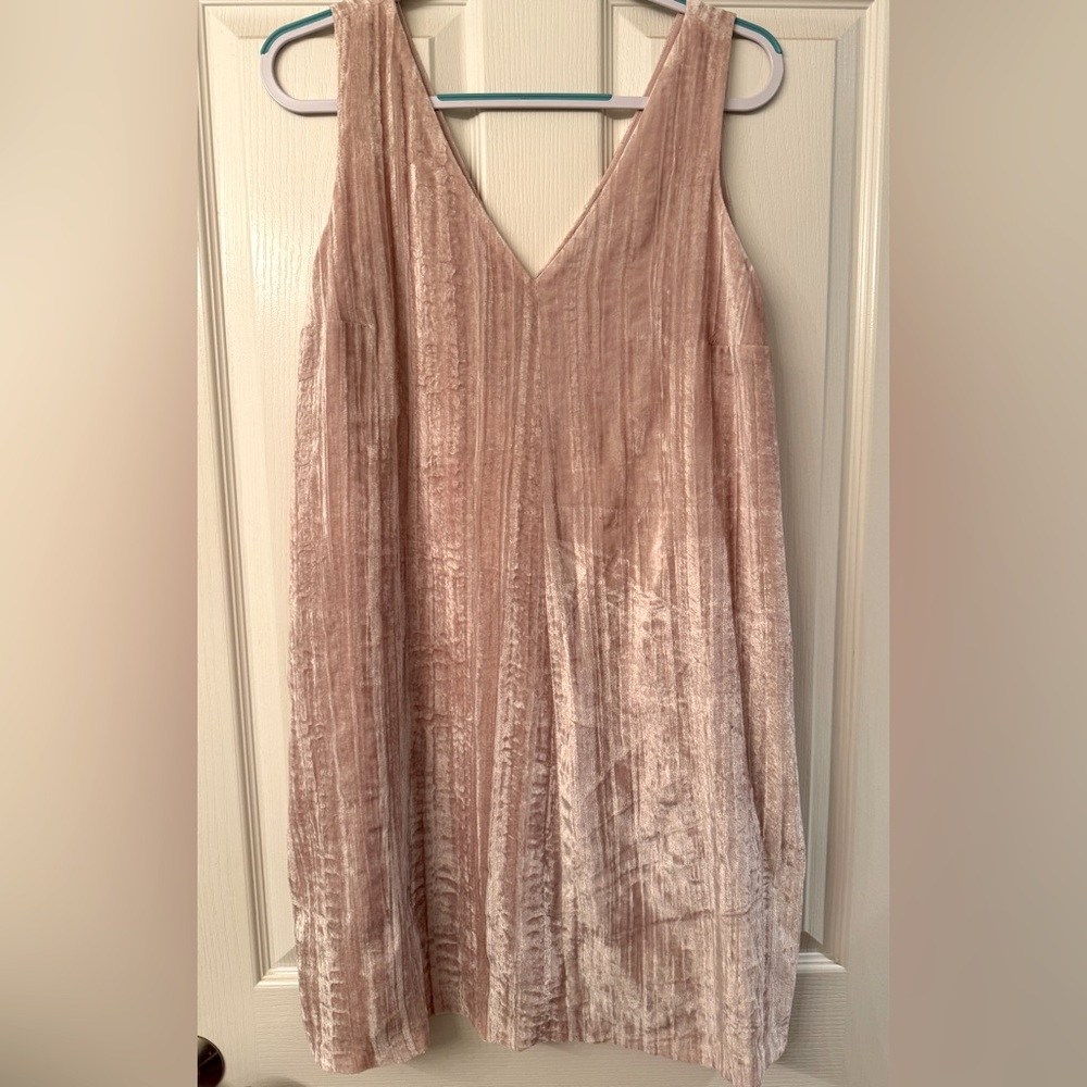 NWOT Loft sleeveless double v-neck dress
pale pink crushed velvet like material